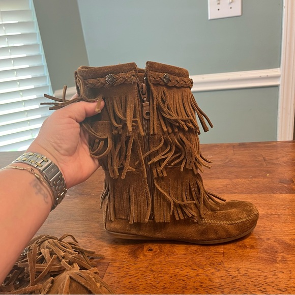 Minnetonka brown fringe 3 layer calf boots size 2 - Picture 6 of 10